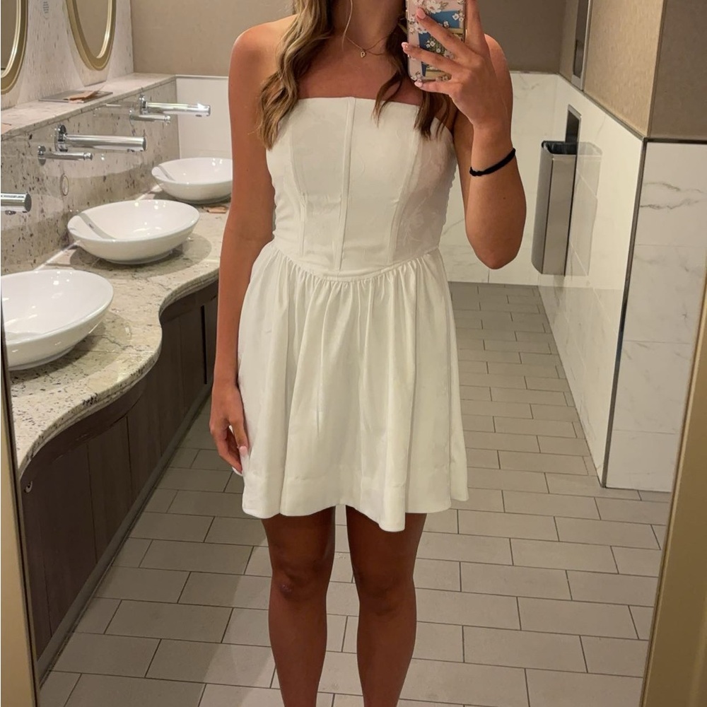Francesca's Collections Elegant Cream Strapless Dress